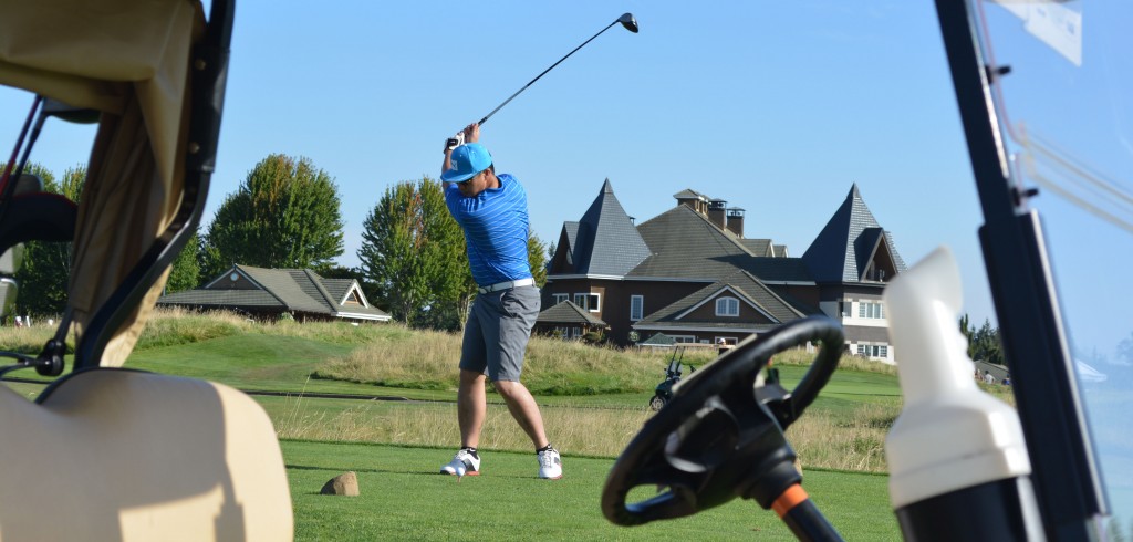 Terry tees off (2015 WCCA golf 25-Aug) WEB